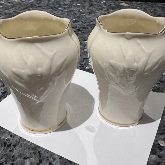 ☘️Vintage 2000’s Irish Belleek Butterfly Toy Spill 3 1/2” Tall Vases (set of 2) - Picture 14 of 16